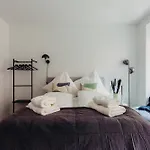 Duesseldorf Boutique-Style Studioapartments