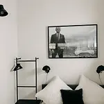 Duesseldorf Boutique-Style Studioapartments